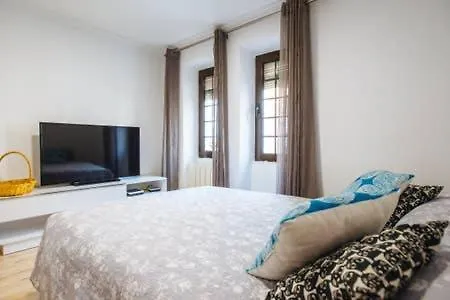 13 Calle San Jacinto Apartment Seville