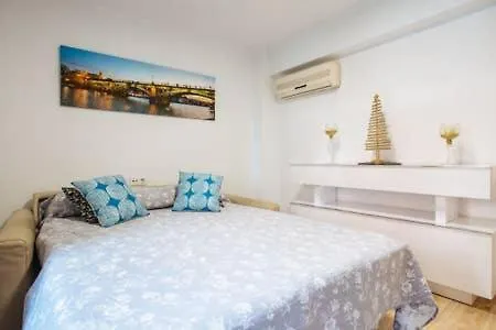 13 Calle San Jacinto Apartment Seville