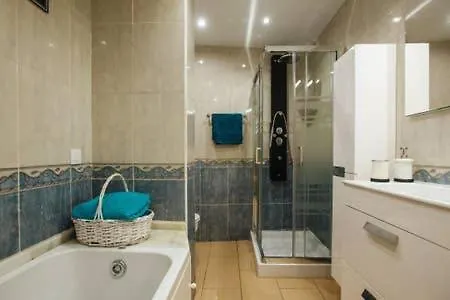 13 Calle San Jacinto Apartment Seville