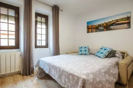 13 Calle San Jacinto Apartment Seville