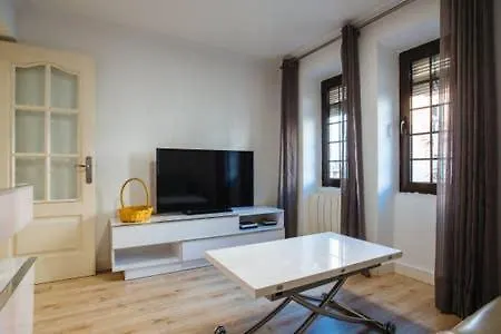 13 Calle San Jacinto Apartment Seville
